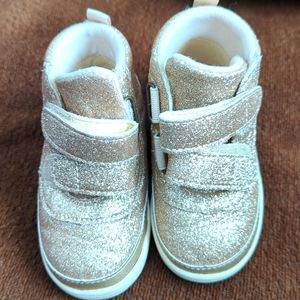 Toddler Ugg Gold Glitter boots size 6